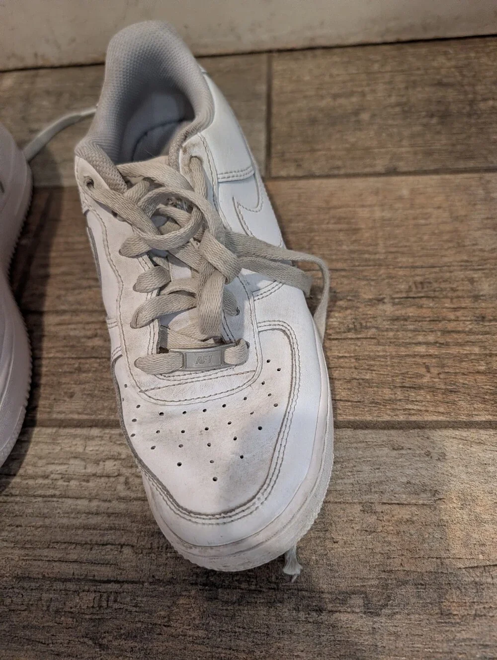 White Nike Air Force 1 Low Sneakers